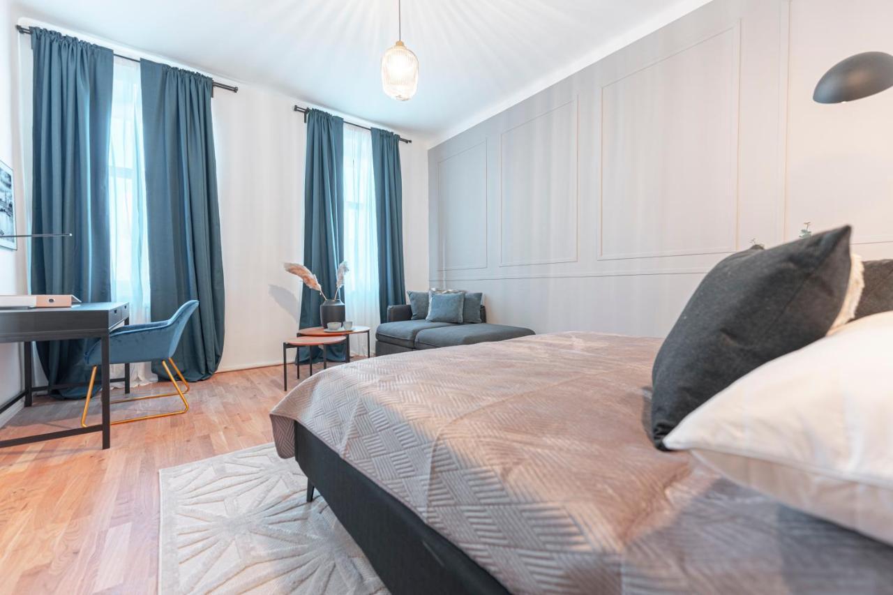City Appartement Wagram Am Hauptbahnhof Sankt Polten Bagian luar foto