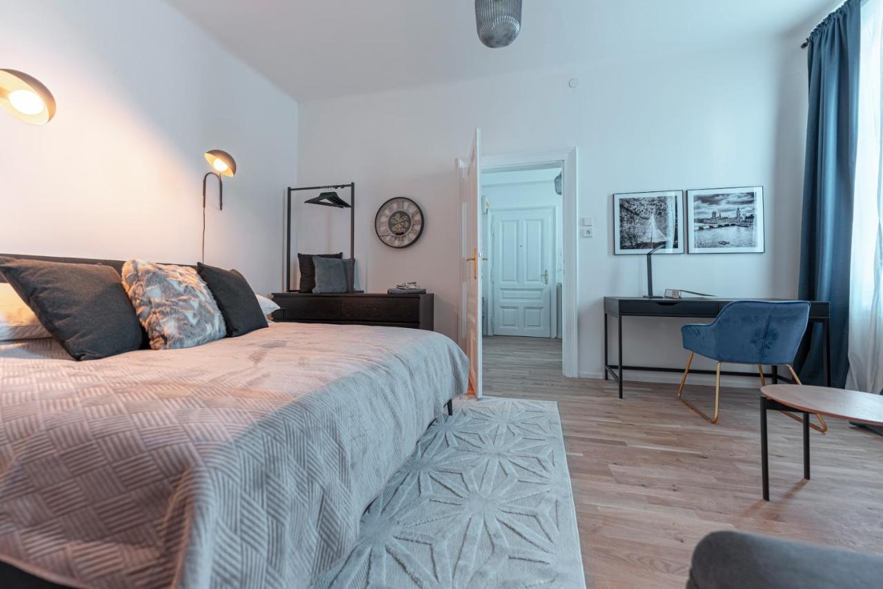 City Appartement Wagram Am Hauptbahnhof Sankt Polten Bagian luar foto