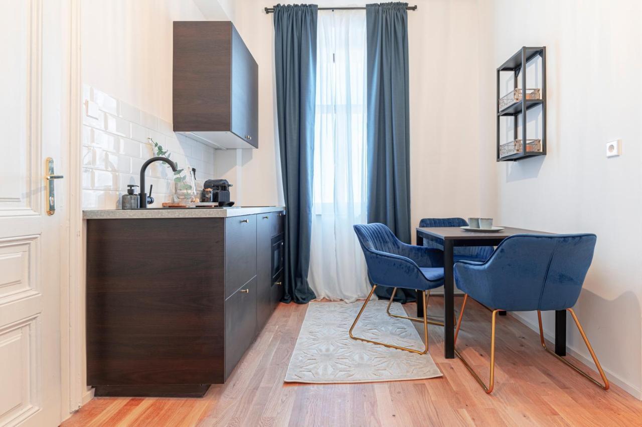 City Appartement Wagram Am Hauptbahnhof Sankt Polten Bagian luar foto