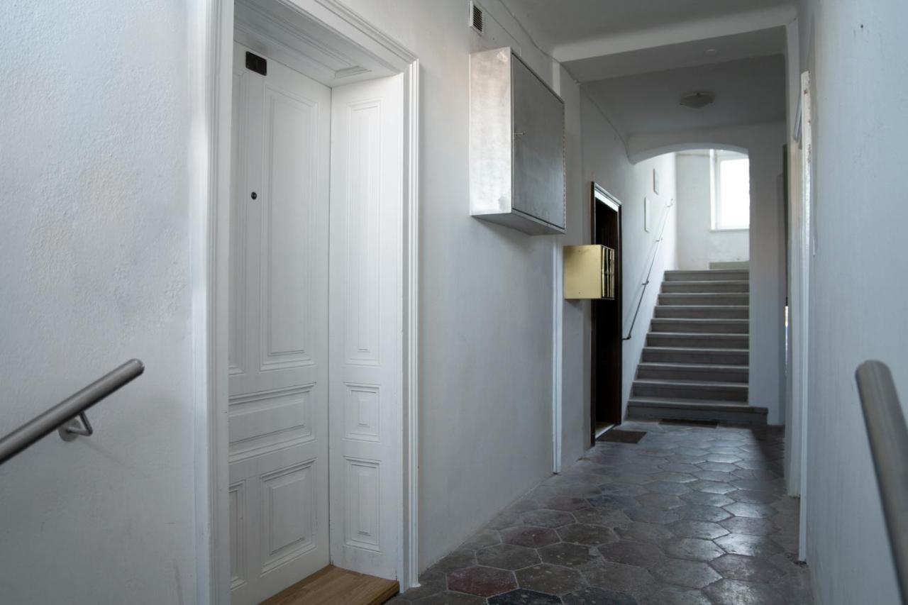 City Appartement Wagram Am Hauptbahnhof Sankt Polten Bagian luar foto